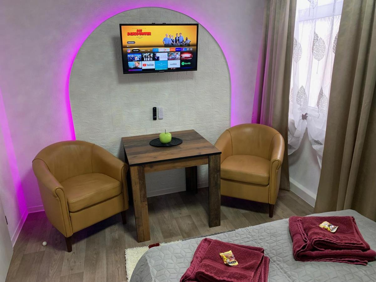 Best-Preis -Gold Suite- mit Netflix, Self-Check-In, eBike Ladestation, Fahrradraum, WLAN, Netflix und Massagesessel - direkt am Elberadweg im Herzen von Wittenberge Exterior foto