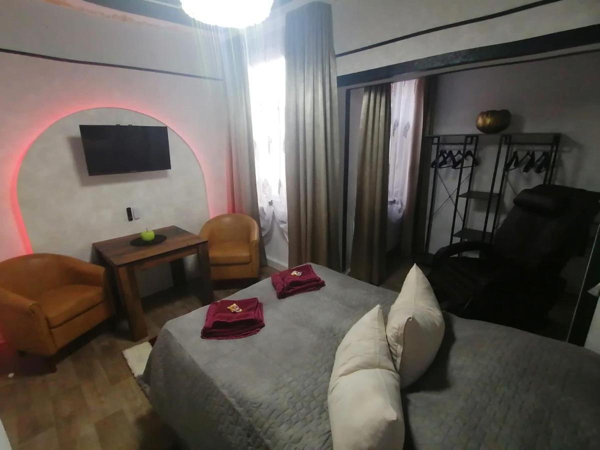 Best-Preis -Gold Suite- mit Netflix, Self-Check-In, eBike Ladestation, Fahrradraum, WLAN, Netflix und Massagesessel - direkt am Elberadweg im Herzen von Wittenberge Exterior foto