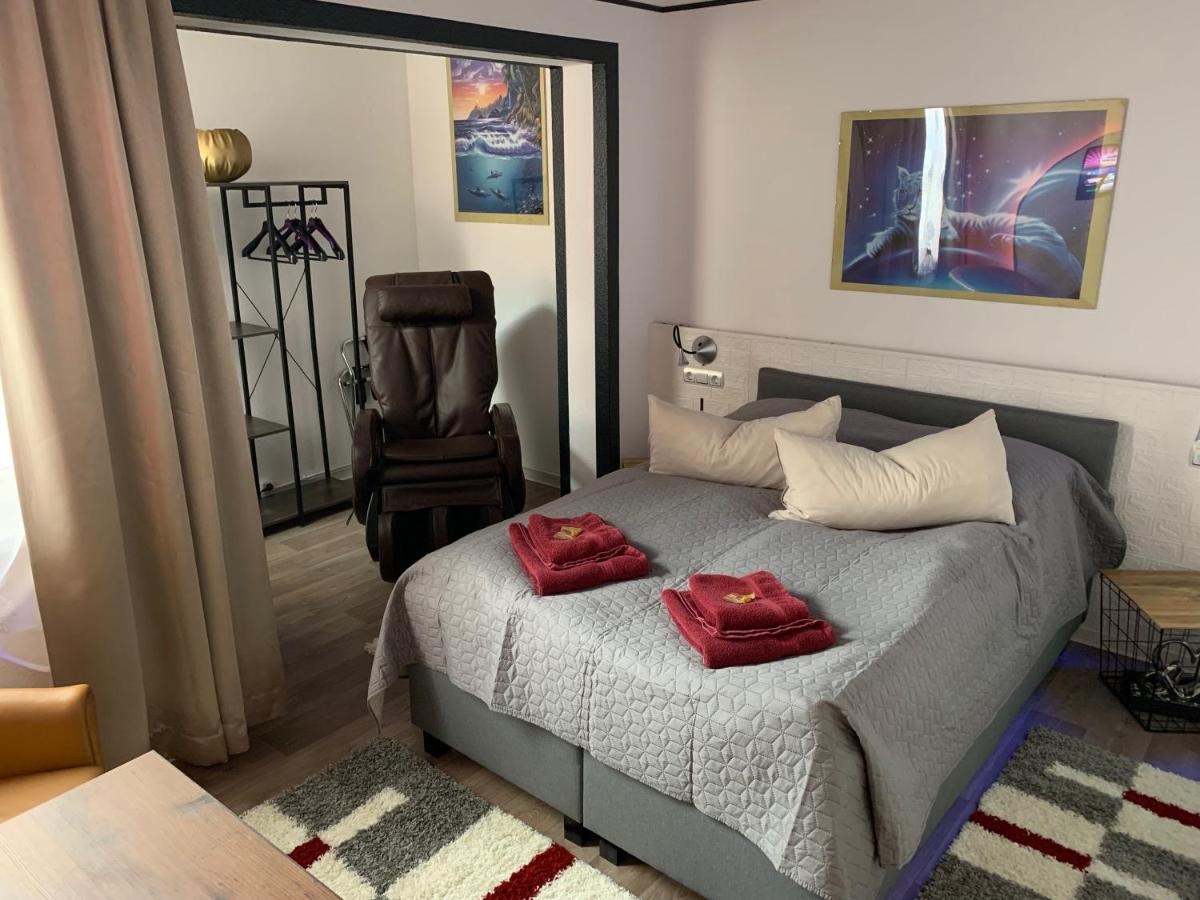 Best-Preis -Gold Suite- mit Netflix, Self-Check-In, eBike Ladestation, Fahrradraum, WLAN, Netflix und Massagesessel - direkt am Elberadweg im Herzen von Wittenberge Exterior foto