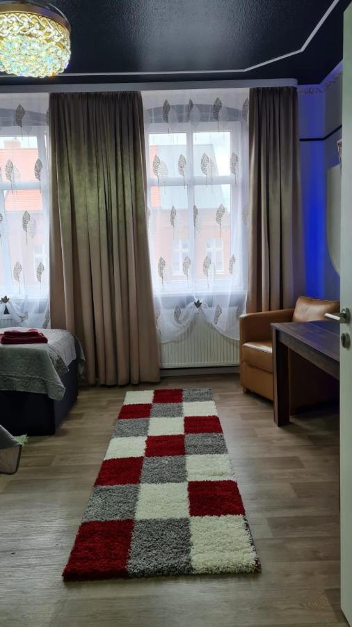 Best-Preis -Gold Suite- mit Netflix, Self-Check-In, eBike Ladestation, Fahrradraum, WLAN, Netflix und Massagesessel - direkt am Elberadweg im Herzen von Wittenberge Exterior foto