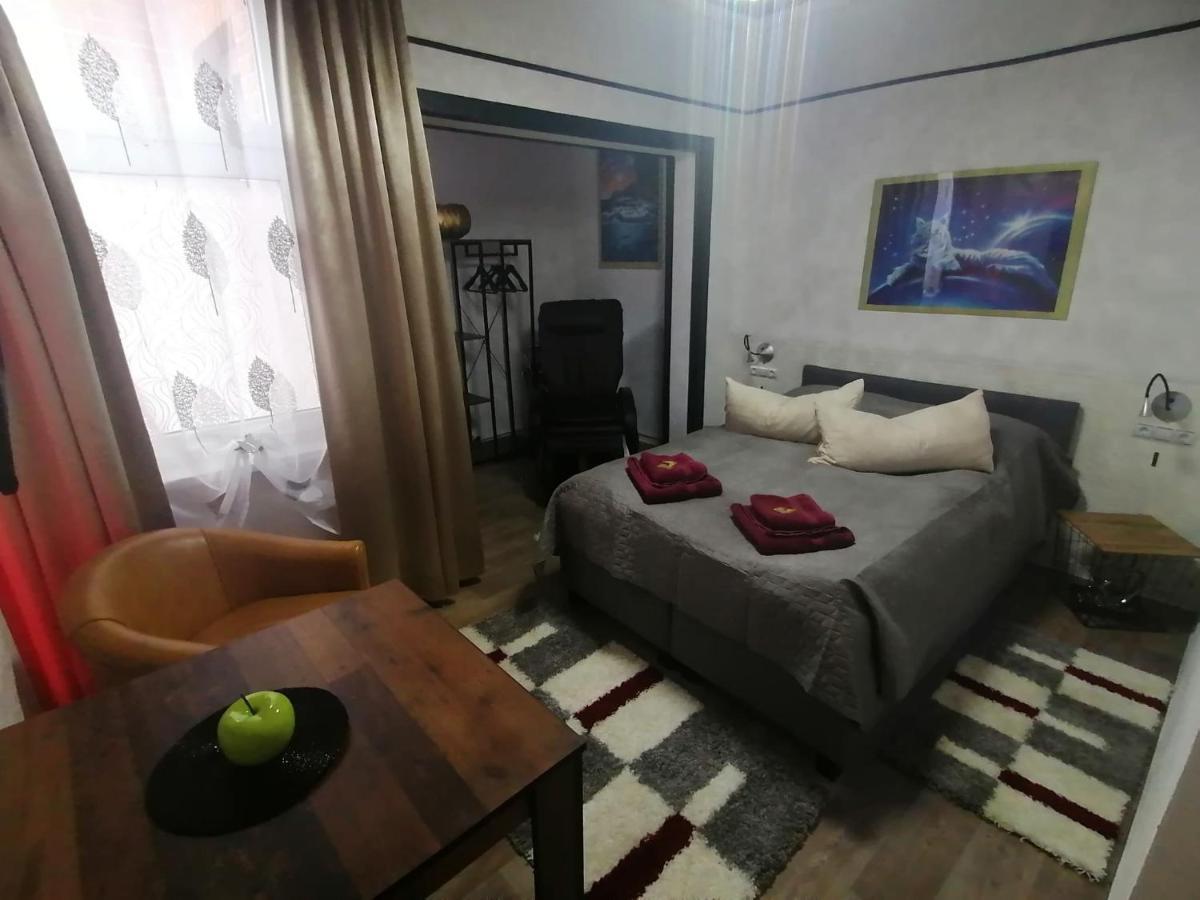 Best-Preis -Gold Suite- mit Netflix, Self-Check-In, eBike Ladestation, Fahrradraum, WLAN, Netflix und Massagesessel - direkt am Elberadweg im Herzen von Wittenberge Exterior foto