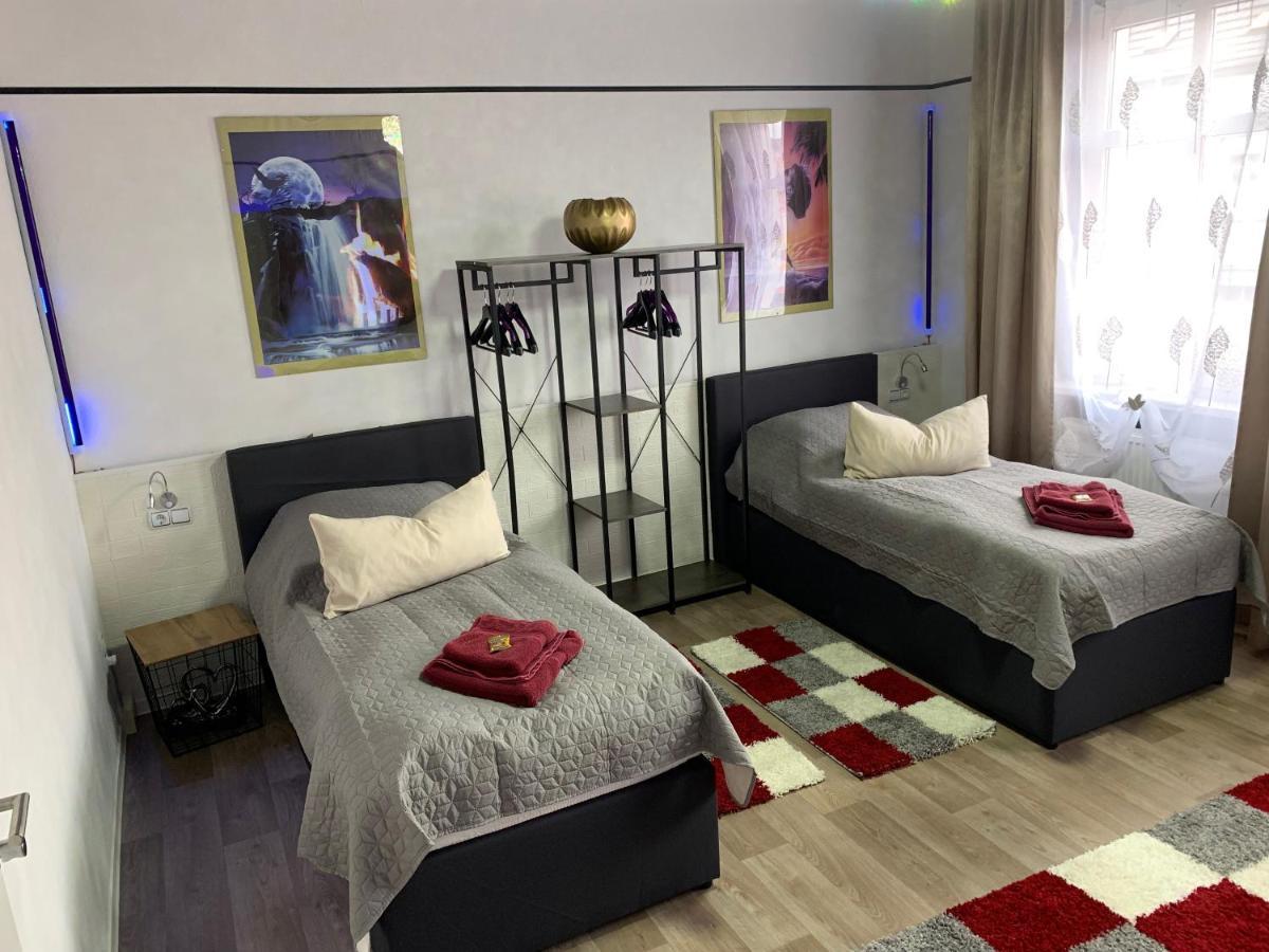 Best-Preis -Gold Suite- mit Netflix, Self-Check-In, eBike Ladestation, Fahrradraum, WLAN, Netflix und Massagesessel - direkt am Elberadweg im Herzen von Wittenberge Exterior foto